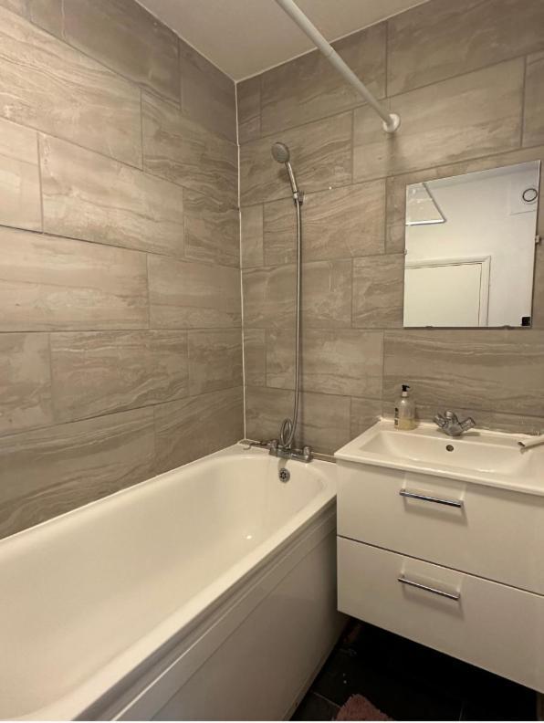 Spacious,1 Bed, Balcony, Southwark Central London Ngoại thất bức ảnh